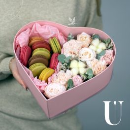 Kwiaty w pudełku na kapelusze „Darling”
