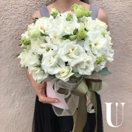 Kwiaty w pudełku „Bielutka eustoma”