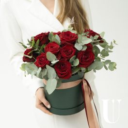 Kwiaty w pudełku na kapelusze „Shiraz”